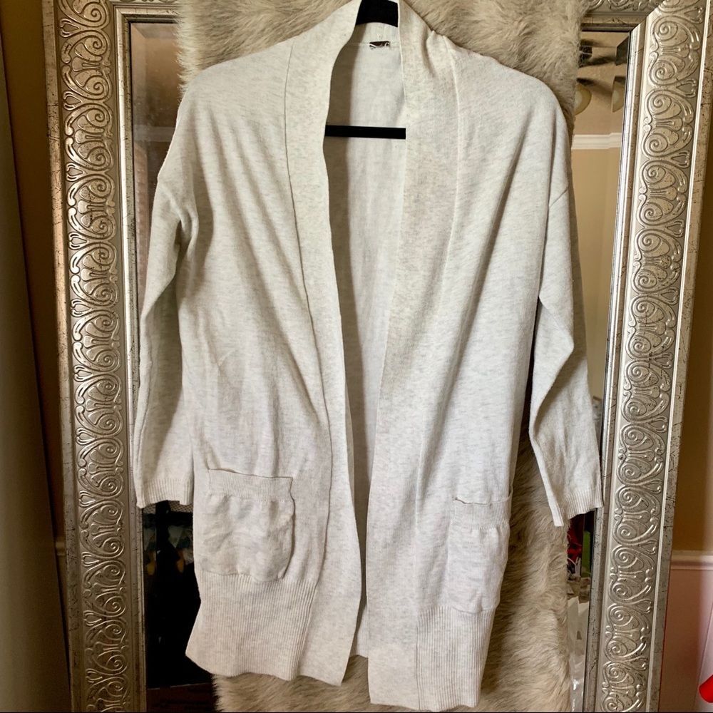 NWOT S gray cream cardigan